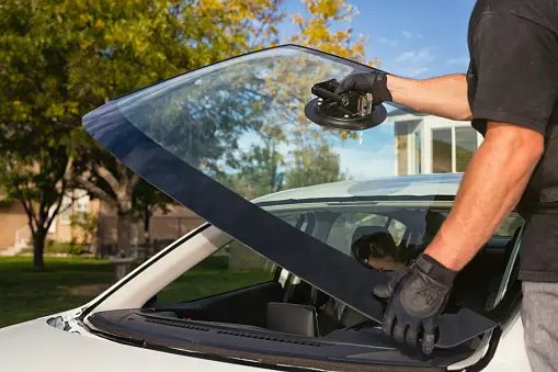 Windshield Repair Redondo Beach CA - Complete Auto Glass Repair and Replacement Solutions with Cali Mobile Auto Glass